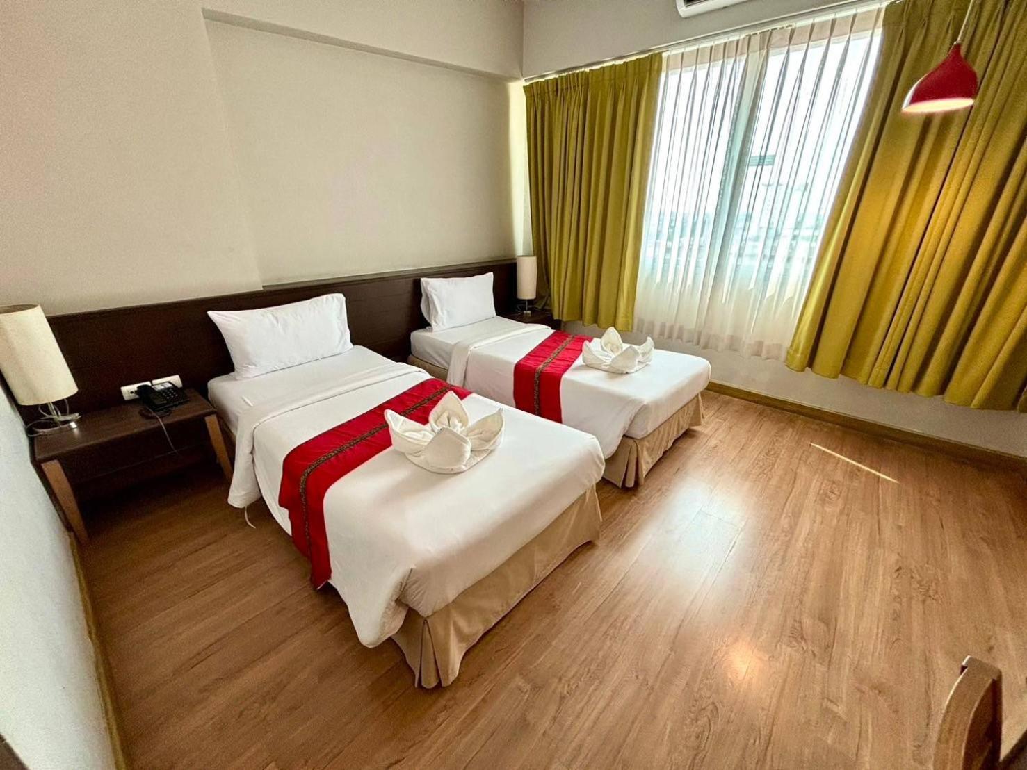 Aloha Hatyai Hotel Хат Яй Екстериор снимка