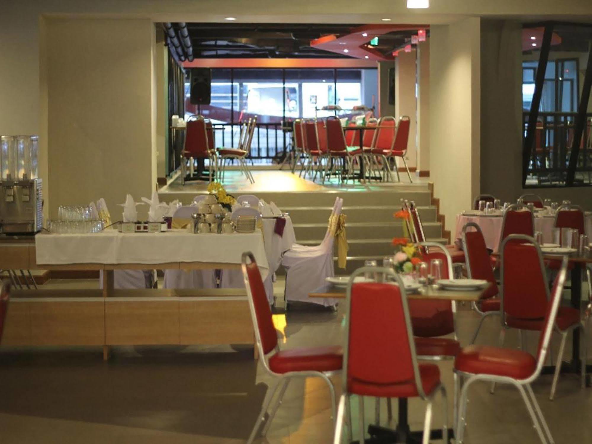 Aloha Hatyai Hotel Хат Яй Екстериор снимка