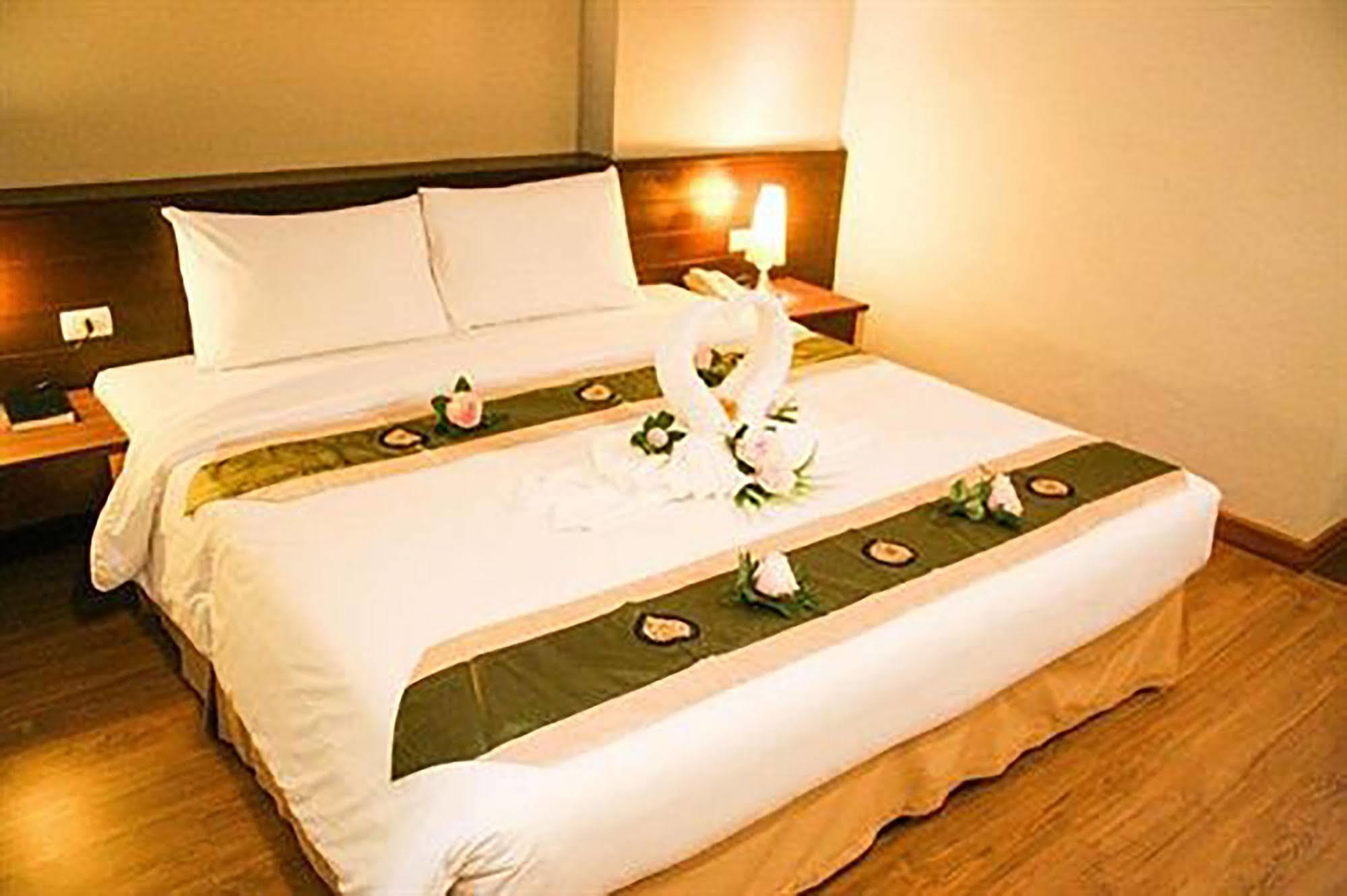 Aloha Hatyai Hotel Хат Яй Екстериор снимка